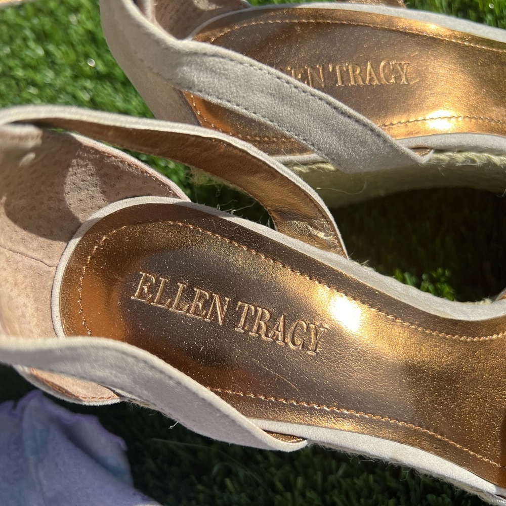 ELLLEN TRACY Wedged Heeled - Picture 8 of 9